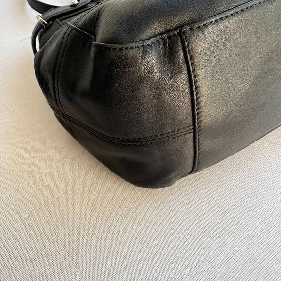 COACH Colette Black Leather Carry All Shoulder Bag J1020-16460